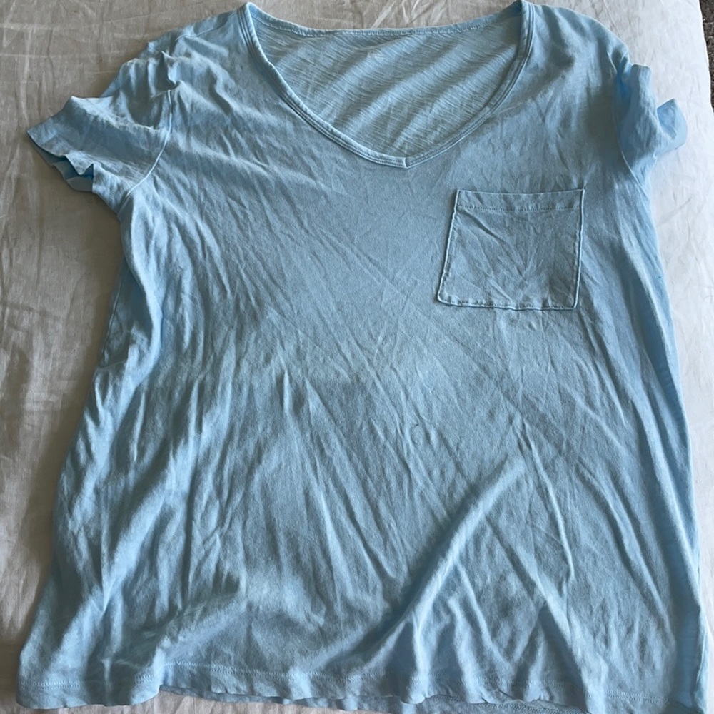 Pure navy size medium light blue one pocket tee